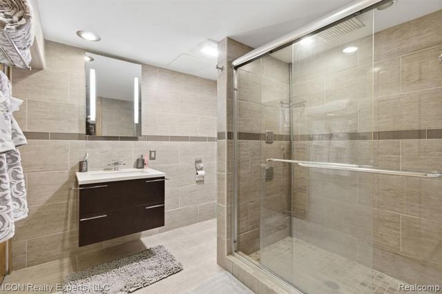 18405 Westover Avenue, Southfield, MI 48075