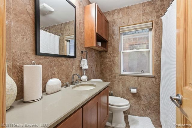 18405 Westover Avenue, Southfield, MI 48075