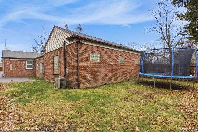 18405 Westover Avenue, Southfield, MI 48075