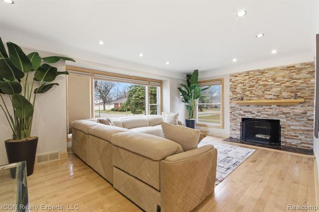 18405 Westover Avenue, Southfield, MI 48075