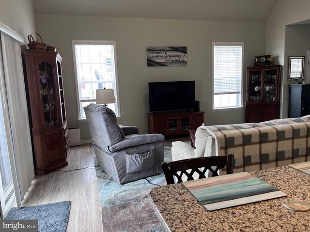 37 PONDS EDGE DR, Felton, DE 19943
