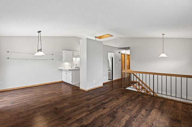 7275 Pontiac Circle, Chanhassen, MN 55317