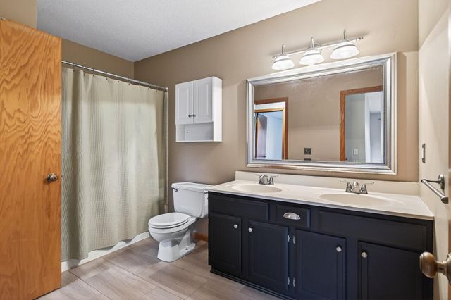 7275 Pontiac Circle, Chanhassen, MN 55317