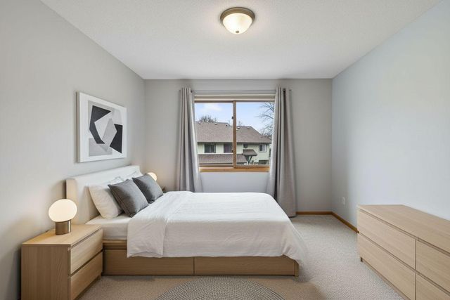 7275 Pontiac Circle, Chanhassen, MN 55317