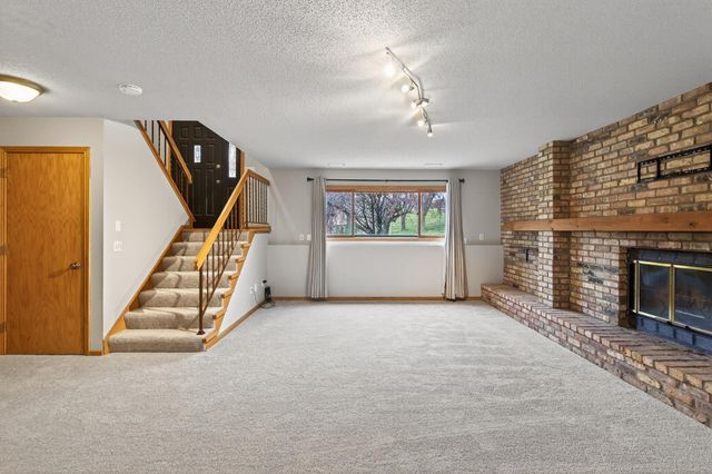 7275 Pontiac Circle, Chanhassen, MN 55317