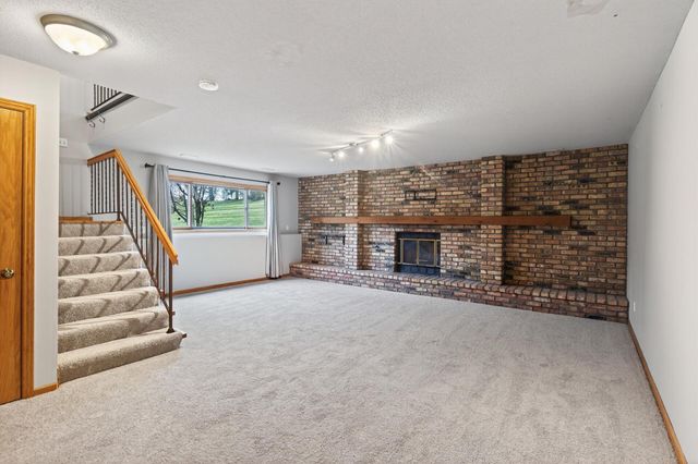 7275 Pontiac Circle, Chanhassen, MN 55317