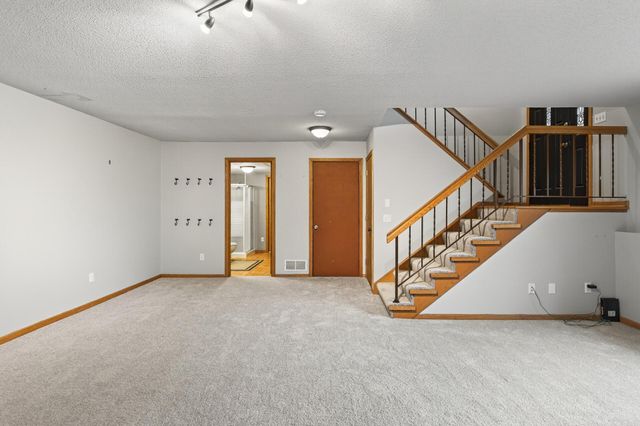 7275 Pontiac Circle, Chanhassen, MN 55317