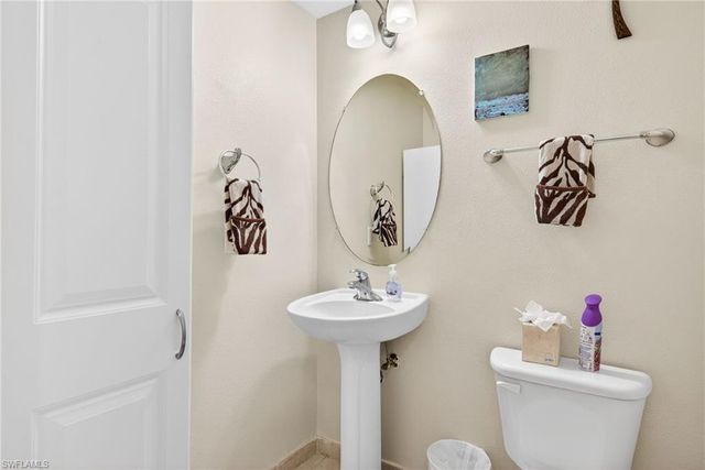 2825 Palm Beach BLVD 409, Fort Myers, FL 33916