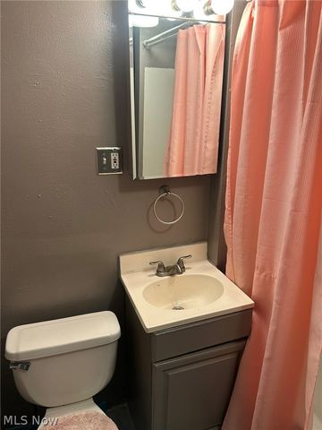 676 Kipling Street, Akron, OH 44306