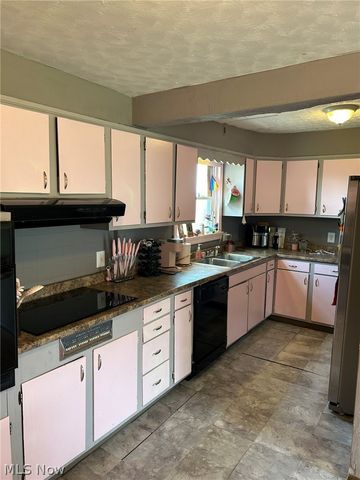 676 Kipling Street, Akron, OH 44306