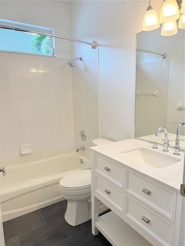 6607 MEANDERING WAY, Bradenton, FL 34202