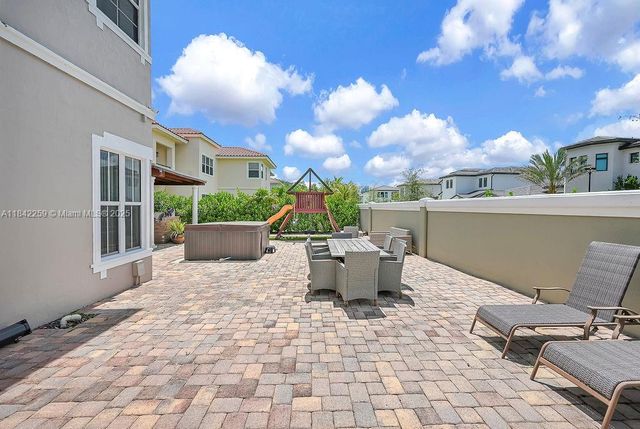 3521 Forest View Cir, Dania Beach, FL 33312