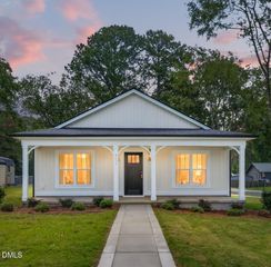711 S Ellis Avenue, Dunn, NC 28334
