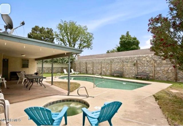 11324 TOM ULOZAS Drive, El Paso, TX 79936