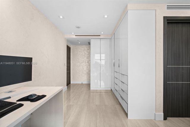 3301 NE 183rd St 2001, Aventura, FL 33160