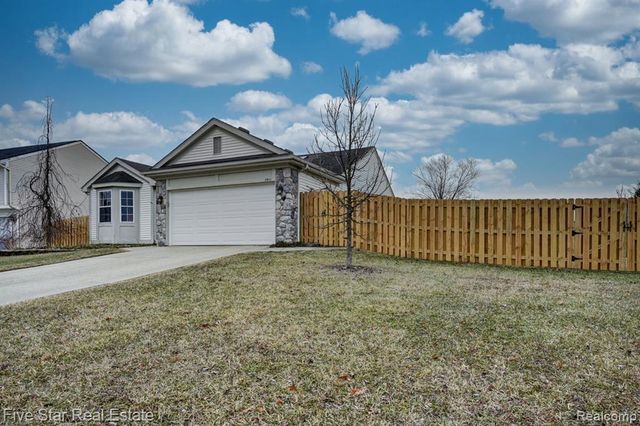 7511 Bermuda Dunes, Ypsilanti, MI 48197