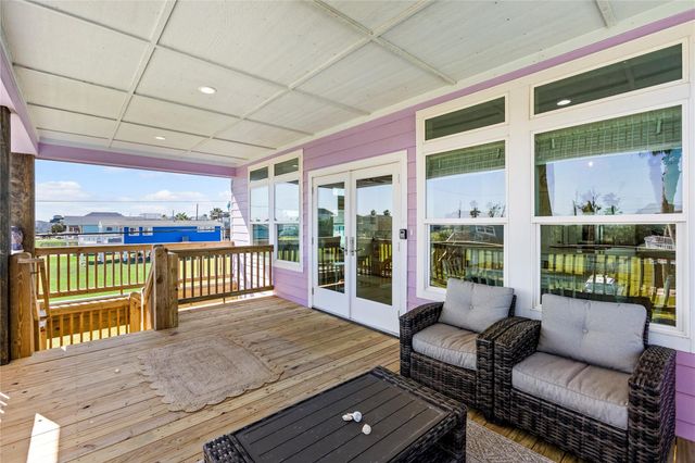 4028 Surf Drive, Galveston, TX 77554