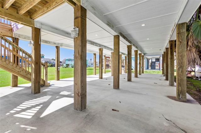 4028 Surf Drive, Galveston, TX 77554