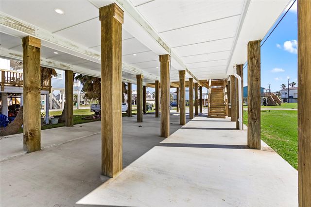 4028 Surf Drive, Galveston, TX 77554