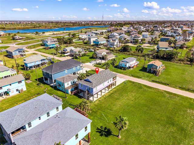 4028 Surf Drive, Galveston, TX 77554