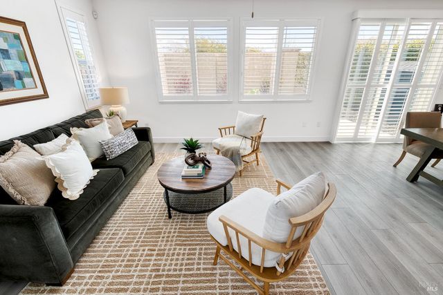 704 Granite Ln, Fairfield, CA 94534