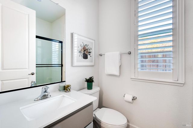 704 Granite Ln, Fairfield, CA 94534