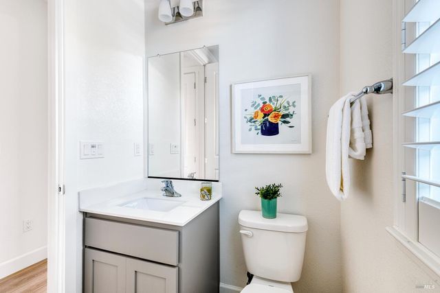 704 Granite Ln, Fairfield, CA 94534