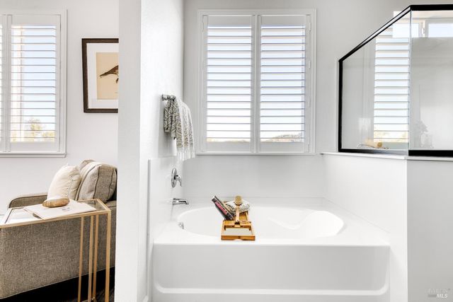 704 Granite Ln, Fairfield, CA 94534