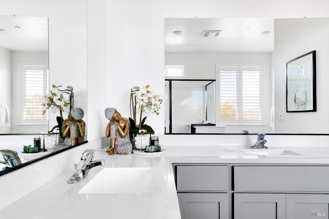 704 Granite Ln, Fairfield, CA 94534