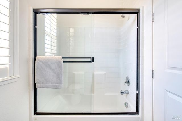 704 Granite Ln, Fairfield, CA 94534