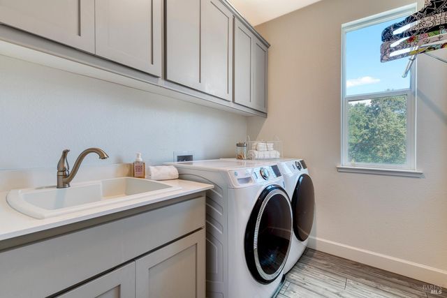 704 Granite Ln, Fairfield, CA 94534