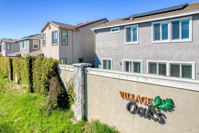 704 Granite Ln, Fairfield, CA 94534