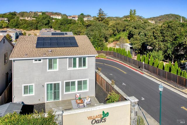 704 Granite Ln, Fairfield, CA 94534