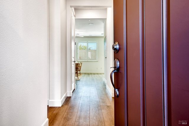 704 Granite Ln, Fairfield, CA 94534