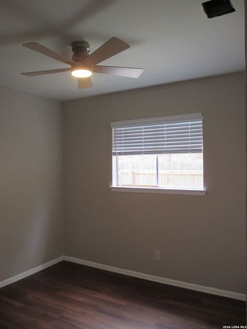 4423 HICKORY HILL DR, Kirby, TX 78219