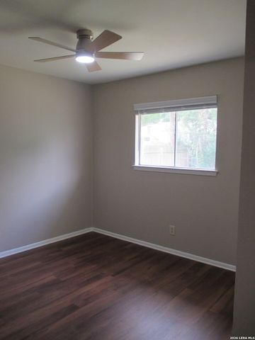 4423 HICKORY HILL DR, Kirby, TX 78219