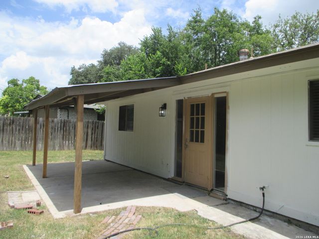 4423 HICKORY HILL DR, Kirby, TX 78219