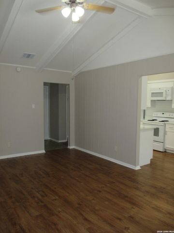 4423 HICKORY HILL DR, Kirby, TX 78219