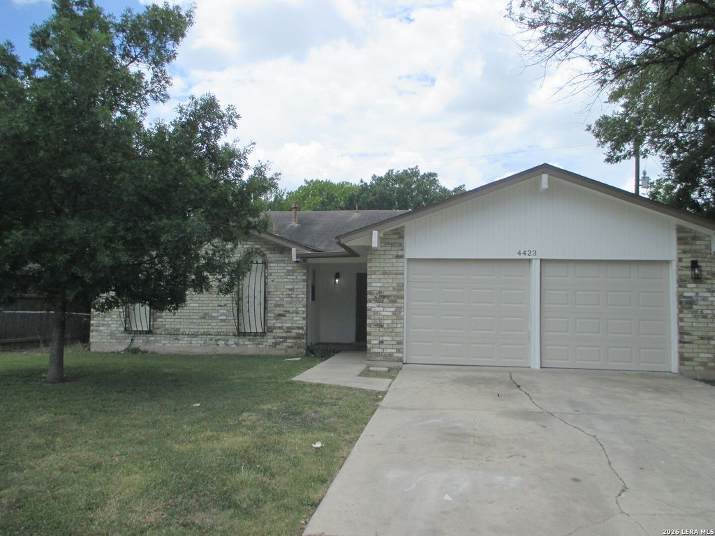 4423 HICKORY HILL DR, Kirby, TX 78219