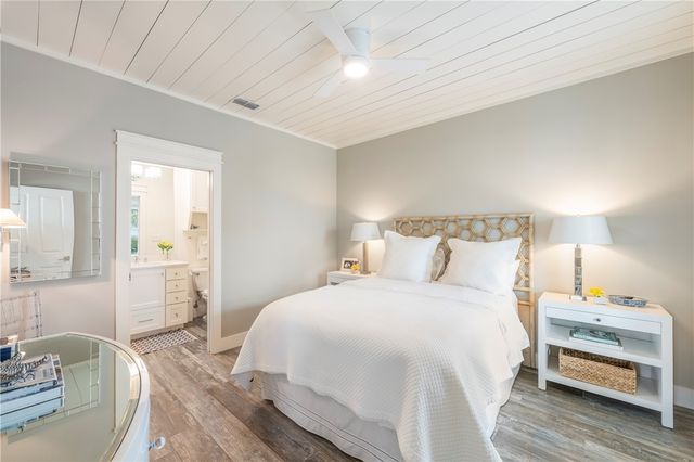 111 Center Lane, Port Aransas, TX 78373