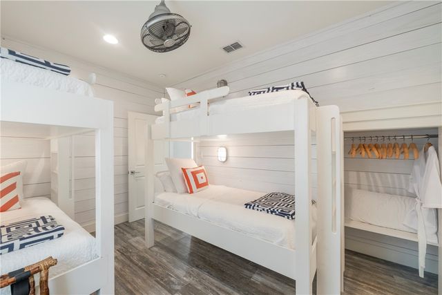 111 Center Lane, Port Aransas, TX 78373