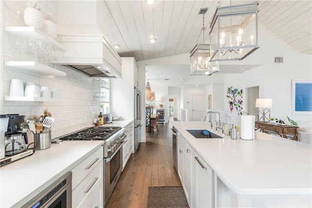 111 Center Lane, Port Aransas, TX 78373