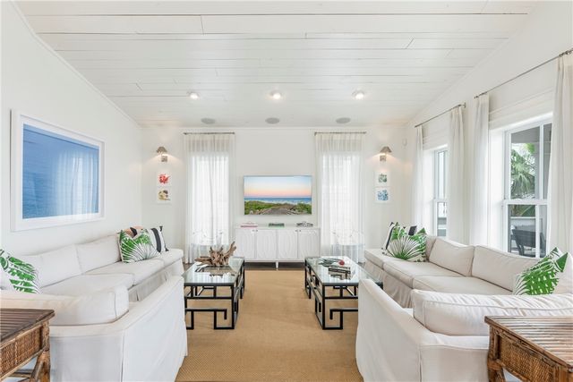 111 Center Lane, Port Aransas, TX 78373