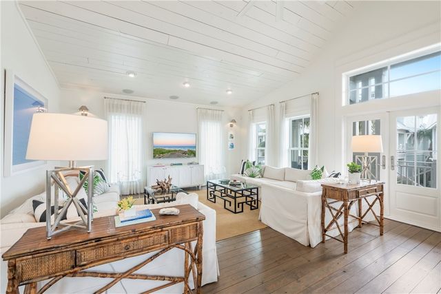 111 Center Lane, Port Aransas, TX 78373