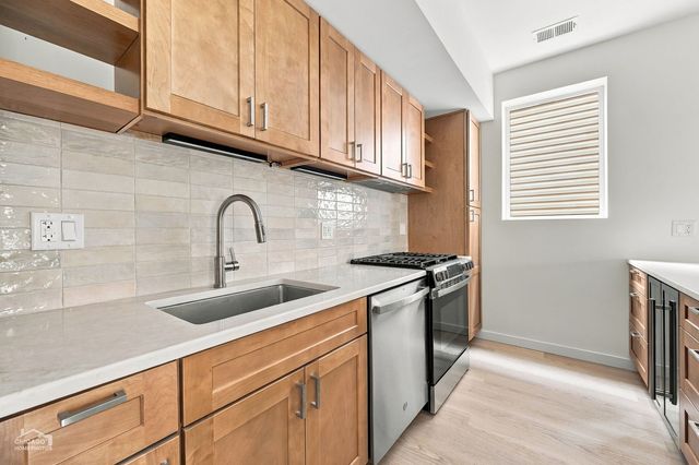 1118 W 19th Street 1, Chicago, IL 60608