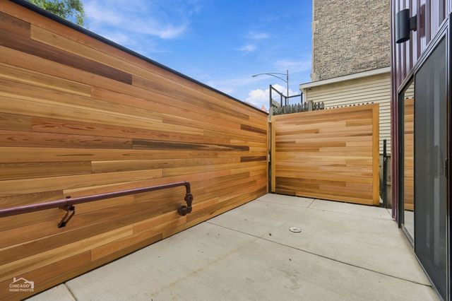 1118 W 19th Street 1, Chicago, IL 60608
