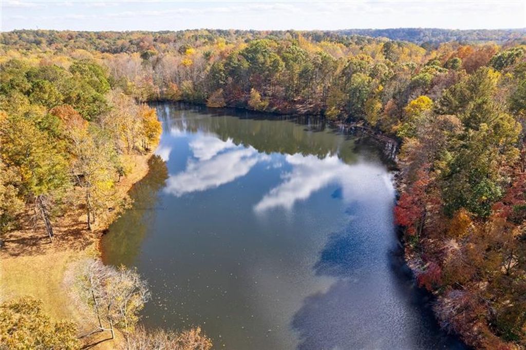Image 100 of property listing at 1801 Birmingham Road, Milton, GA 30004