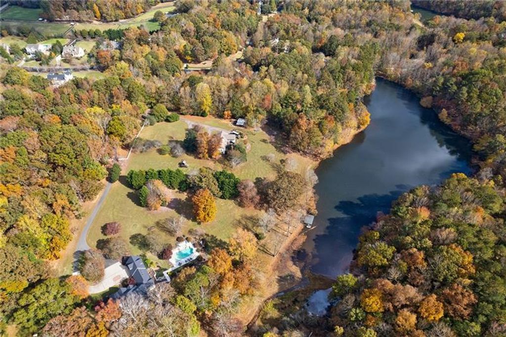 Image 101 of property listing at 1801 Birmingham Road, Milton, GA 30004