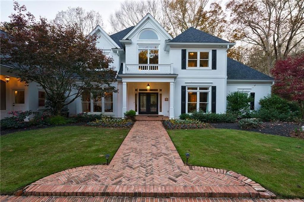 Image 11 of property listing at 1801 Birmingham Road, Milton, GA 30004
