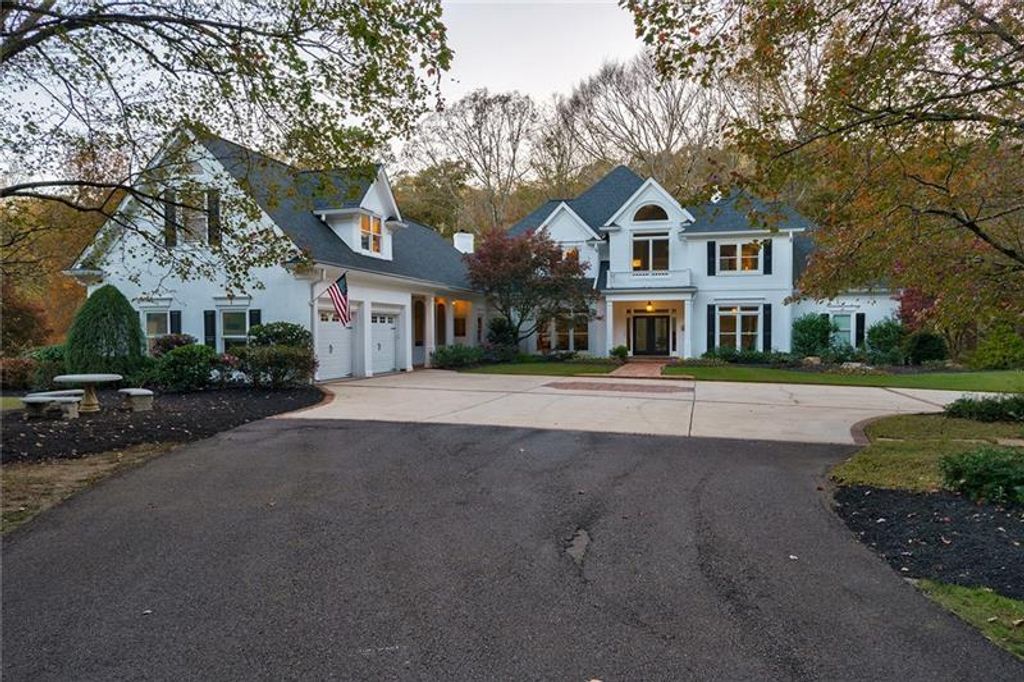 Image 2 of property listing at 1801 Birmingham Road, Milton, GA 30004